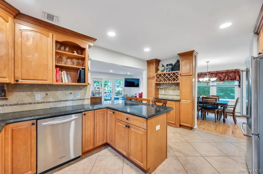 75 Elm Avenue Smithtown NY 11787