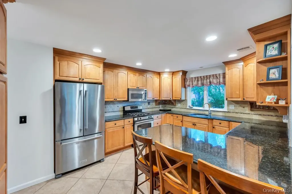 75 Elm Avenue Smithtown NY 11787
