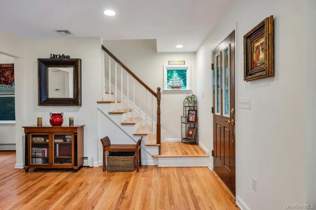 75 Elm Avenue Smithtown NY 11787