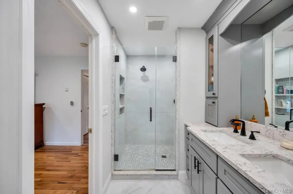 75 Elm Avenue Smithtown NY 11787