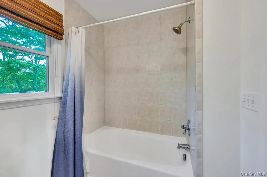 75 Elm Avenue Smithtown NY 11787