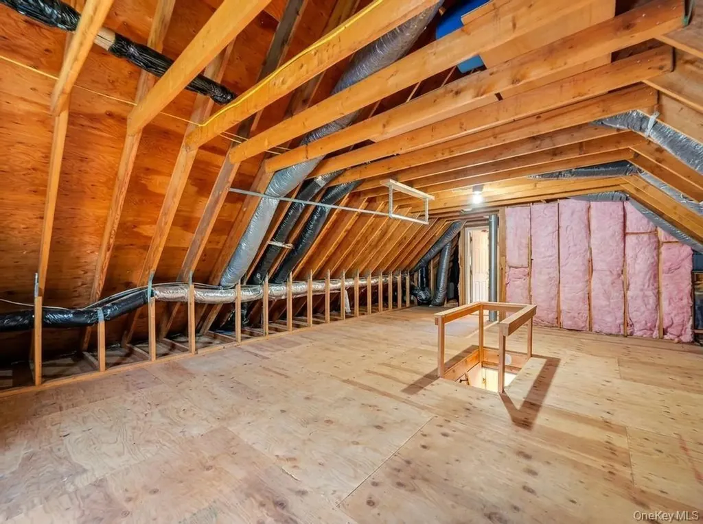 75 Elm Avenue Smithtown NY 11787