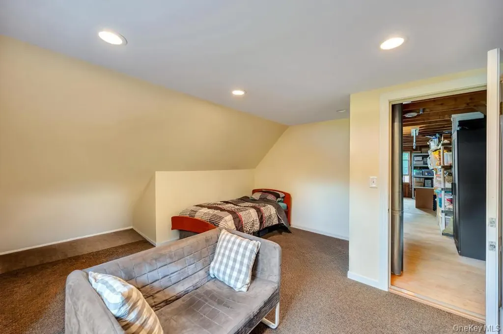 75 Elm Avenue Smithtown NY 11787