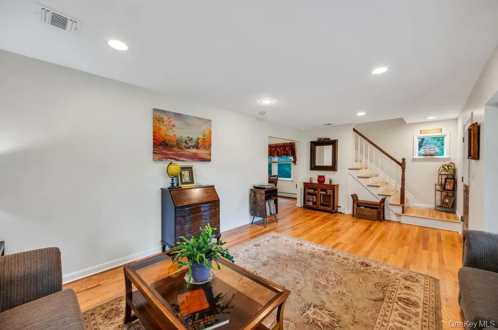 75 Elm Avenue Smithtown NY 11787