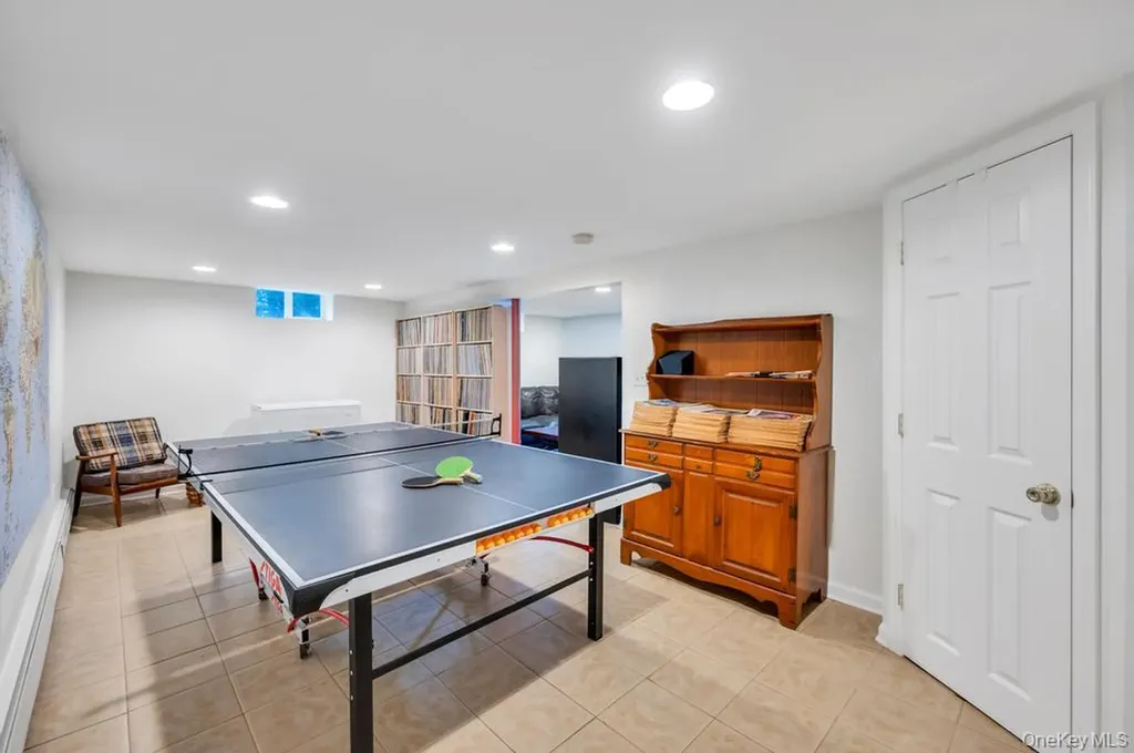 75 Elm Avenue Smithtown NY 11787