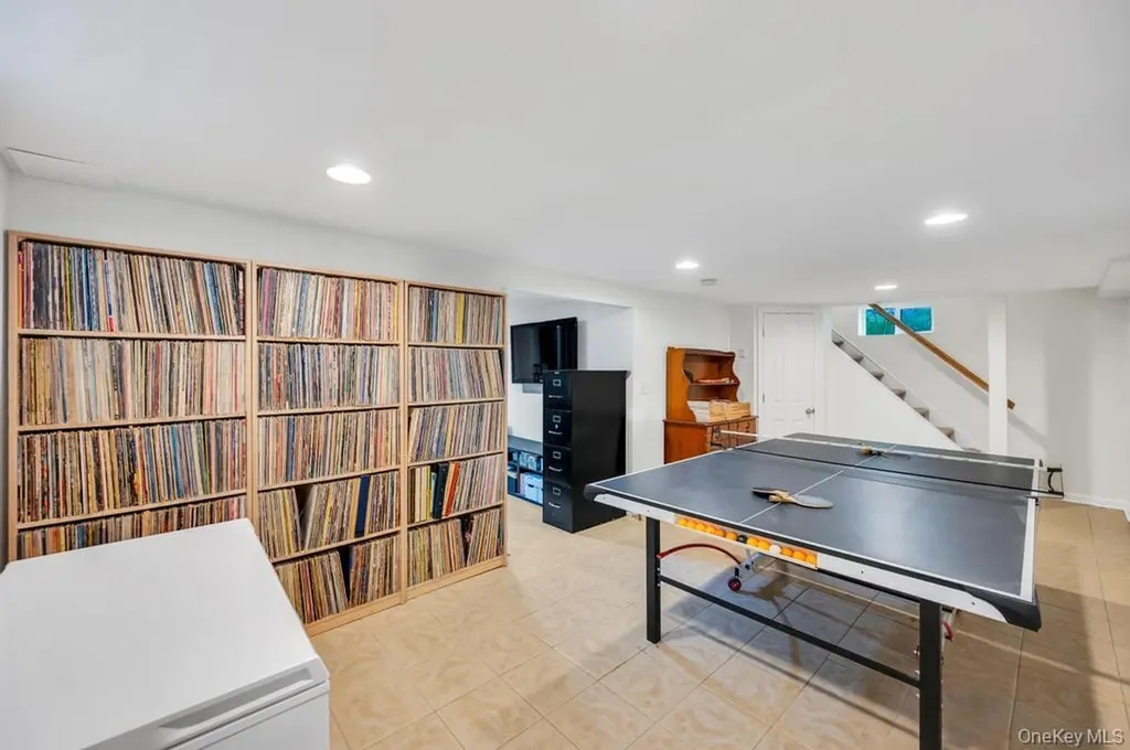 75 Elm Avenue Smithtown NY 11787