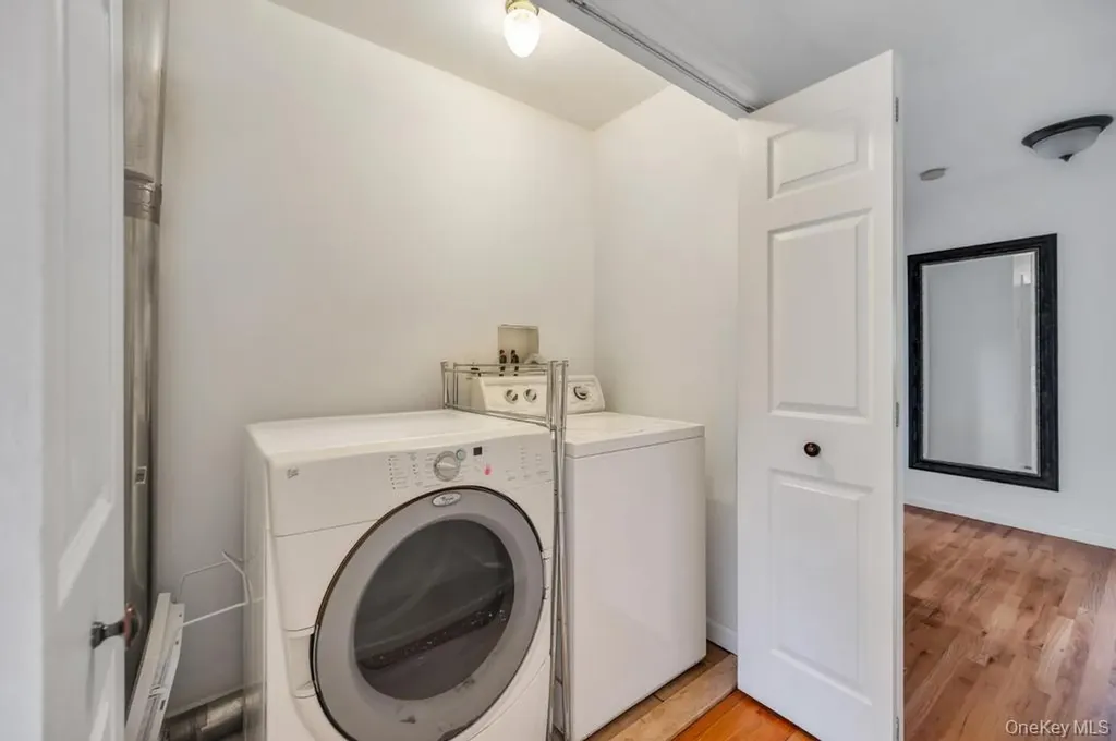 75 Elm Avenue Smithtown NY 11787