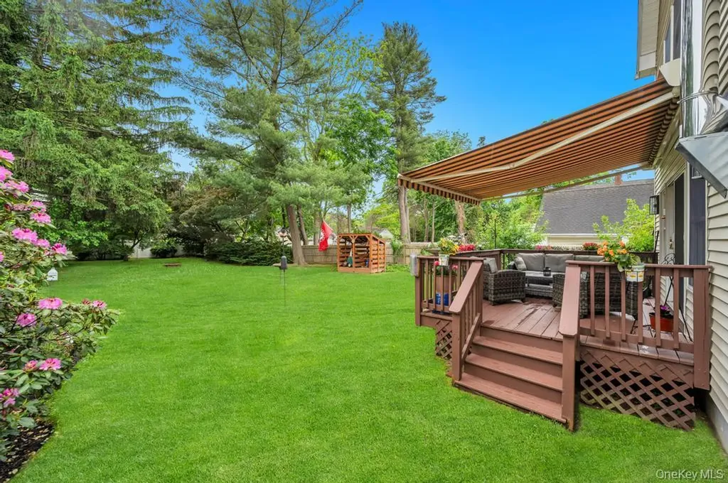 75 Elm Avenue Smithtown NY 11787