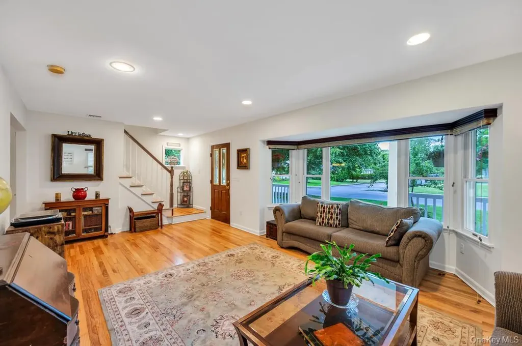 75 Elm Avenue Smithtown NY 11787