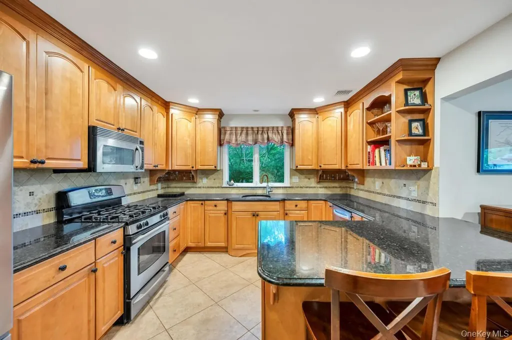 75 Elm Avenue Smithtown NY 11787
