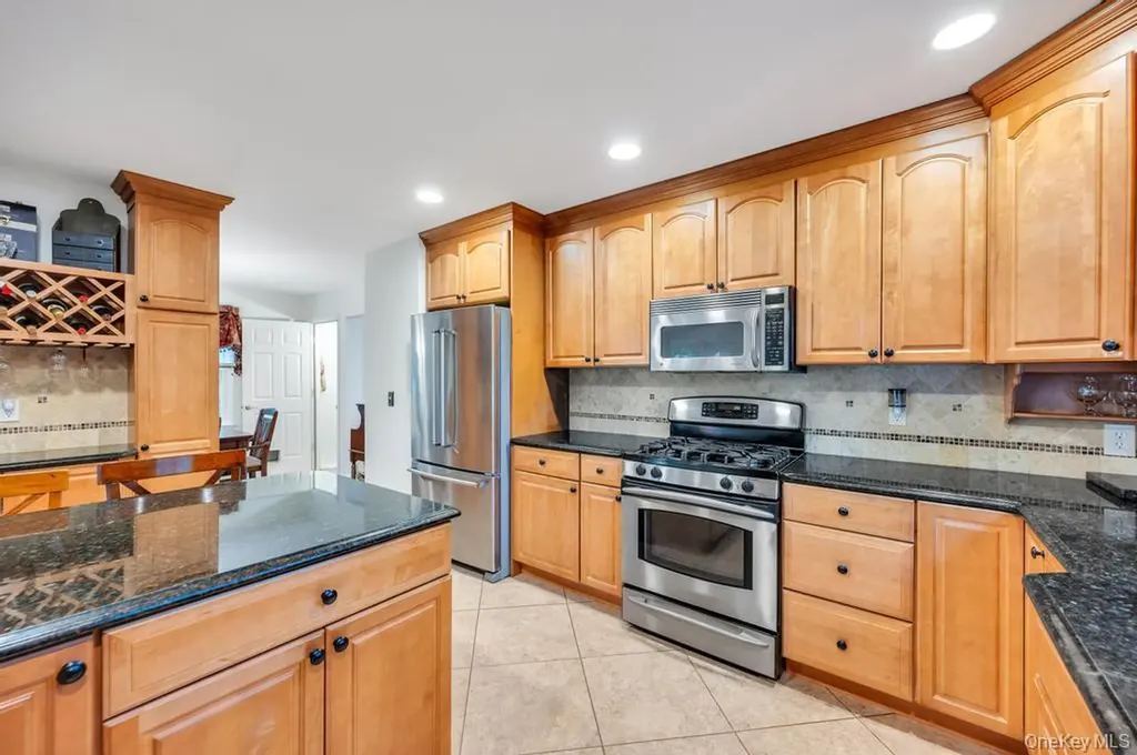 75 Elm Avenue Smithtown NY 11787