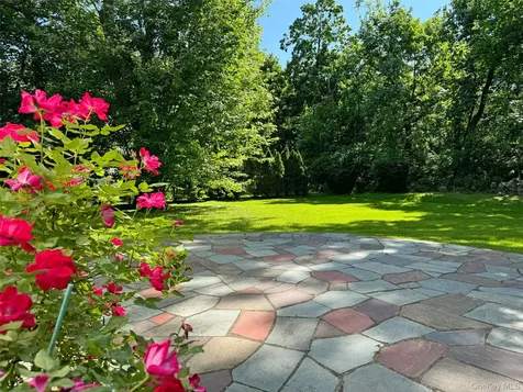 3 Stonewall Lane Mamaroneck NY 10543