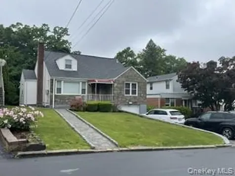 107 Hayward Street Yonkers NY 10704