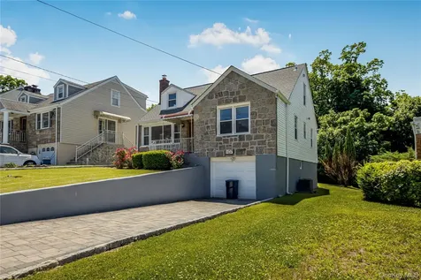 107 Hayward Street Yonkers NY 10704