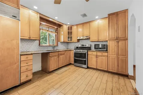 107 Hayward Street Yonkers NY 10704