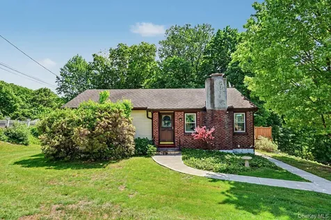 22 Manor Way Brewster NY 10509