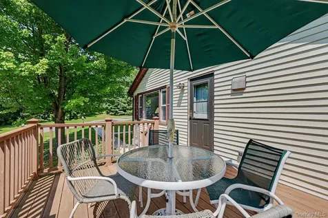 22 Manor Way Brewster NY 10509