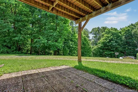 22 Manor Way Brewster NY 10509