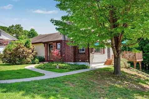 22 Manor Way Brewster NY 10509