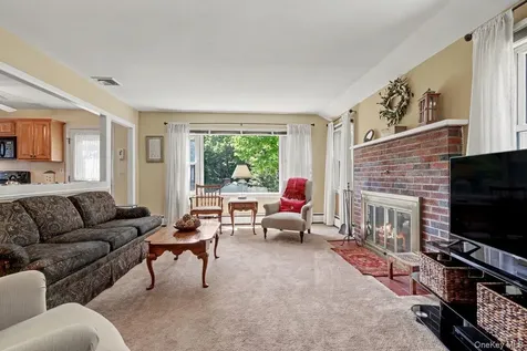 22 Manor Way Brewster NY 10509