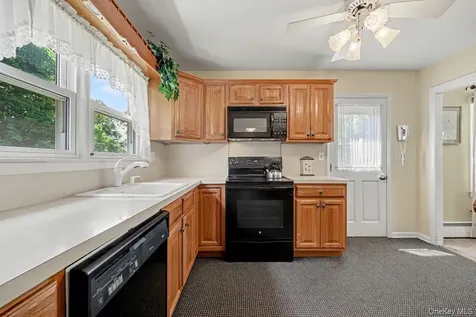 22 Manor Way Brewster NY 10509