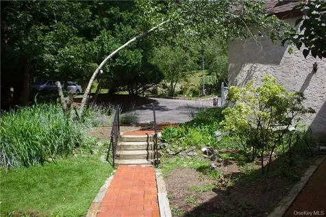 16 Springhurst Park Dobbs Ferry NY 10522