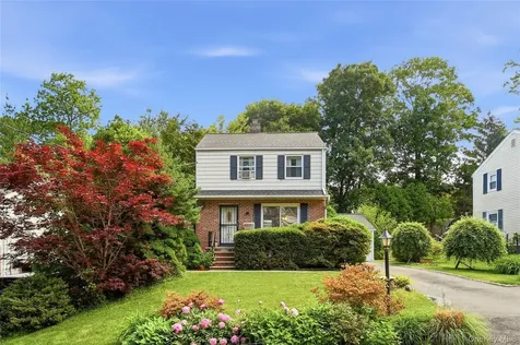 30 Greenvale Circle White Plains NY 10607