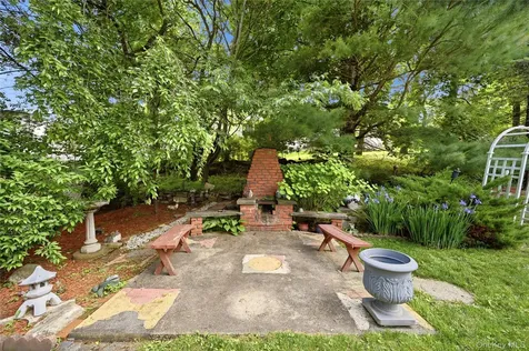 30 Greenvale Circle White Plains NY 10607