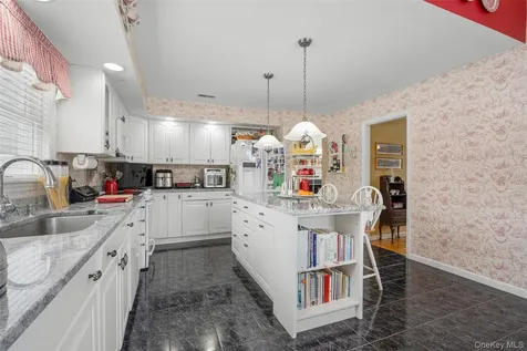 40 Burts Path Hopewell Junction NY 12533