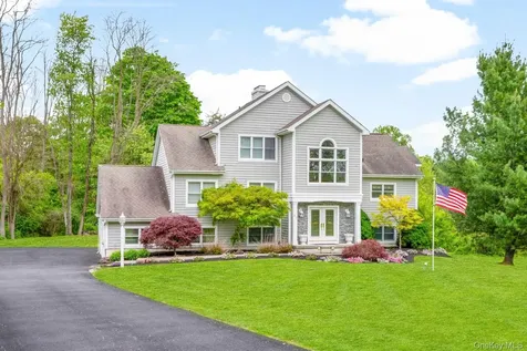 40 Burts Path Hopewell Junction NY 12533
