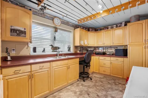 40 Burts Path Hopewell Junction NY 12533