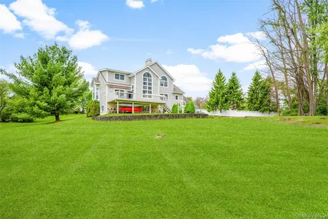 40 Burts Path Hopewell Junction NY 12533