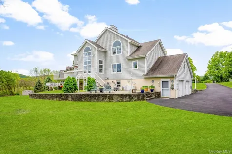 40 Burts Path Hopewell Junction NY 12533