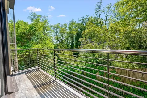 112 Scudders Lane Glenwood Landing NY 11547