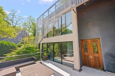 112 Scudders Lane Glenwood Landing NY 11547