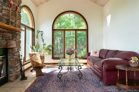 828 West Saugerties Woodstock Road Saugerties NY 12477