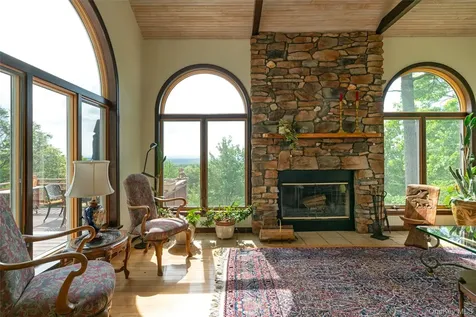 828 West Saugerties Woodstock Road Saugerties NY 12477