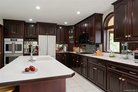 828 West Saugerties Woodstock Road Saugerties NY 12477
