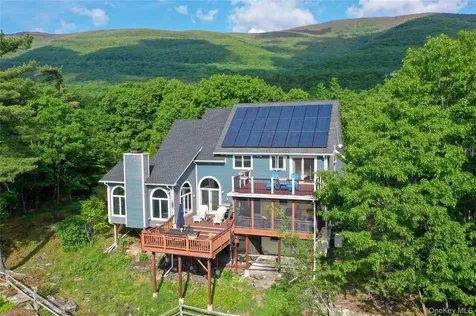 828 West Saugerties Woodstock Road Saugerties NY 12477