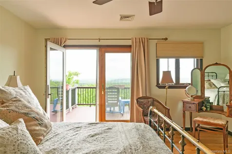 828 West Saugerties Woodstock Road Saugerties NY 12477