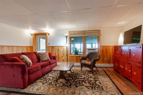 828 West Saugerties Woodstock Road Saugerties NY 12477
