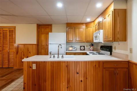 828 West Saugerties Woodstock Road Saugerties NY 12477