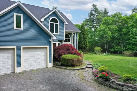 828 West Saugerties Woodstock Road Saugerties NY 12477
