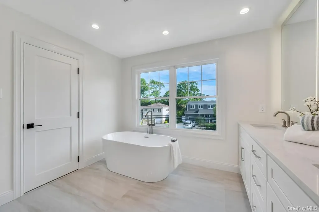 124 North Drive Massapequa NY 11758