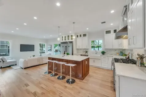 124 North Drive Massapequa NY 11758