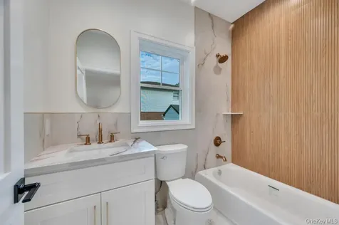 124 North Drive Massapequa NY 11758