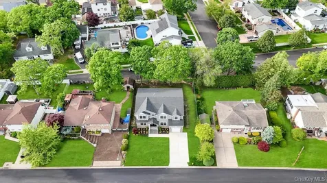124 North Drive Massapequa NY 11758