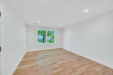 124 North Drive Massapequa NY 11758