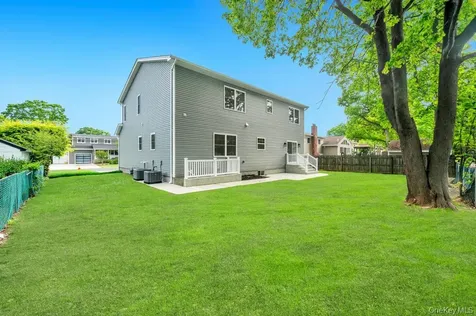 124 North Drive Massapequa NY 11758