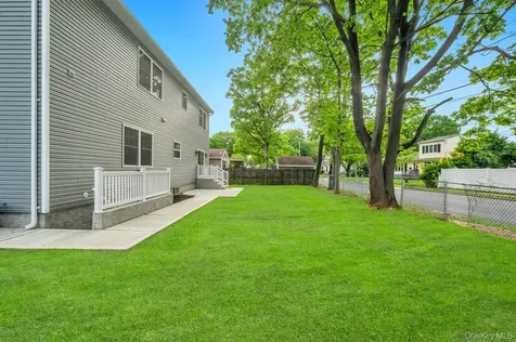 124 North Drive Massapequa NY 11758